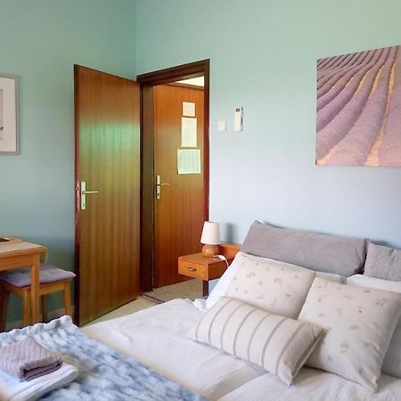 Sobe Zimmer Rooms Zivcic 卡尔洛瓦茨 外观 照片